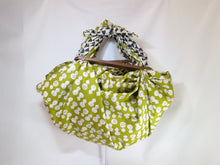 画像をギャラリービューアに読み込む, 風呂敷(大) - 瓢箪・鱗(ひょうたん・うろこ) - 紺色×利休色