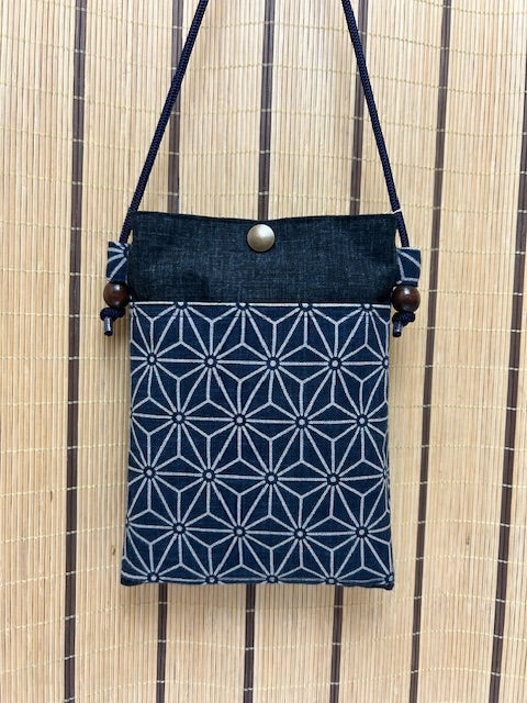 う布ふオリジナル　スマホサコッシュ　麻の葉